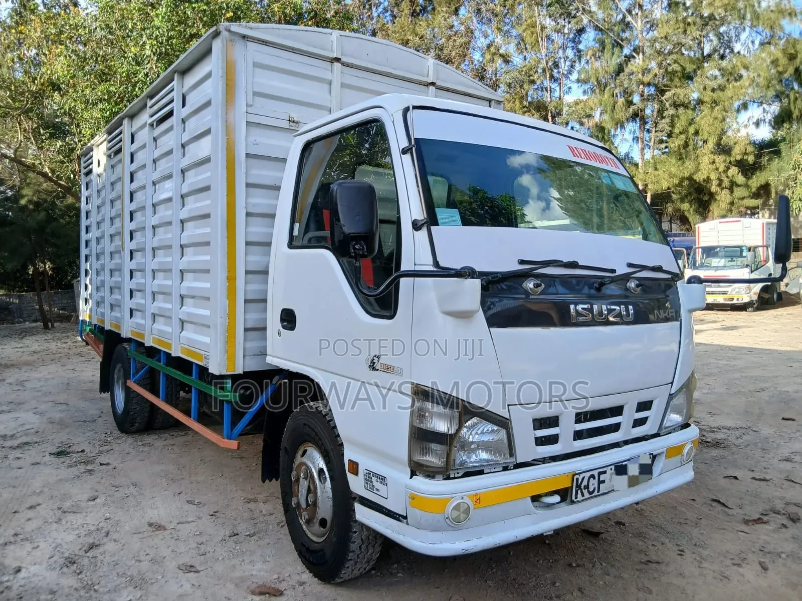Isuzu NKR 2015