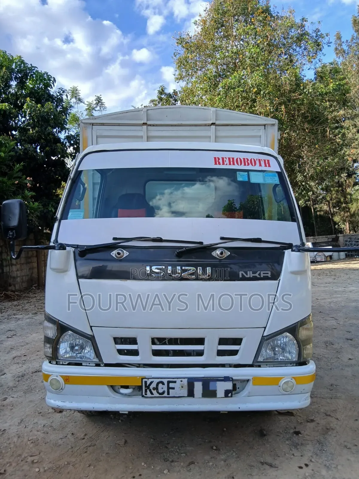 Isuzu NKR 2015