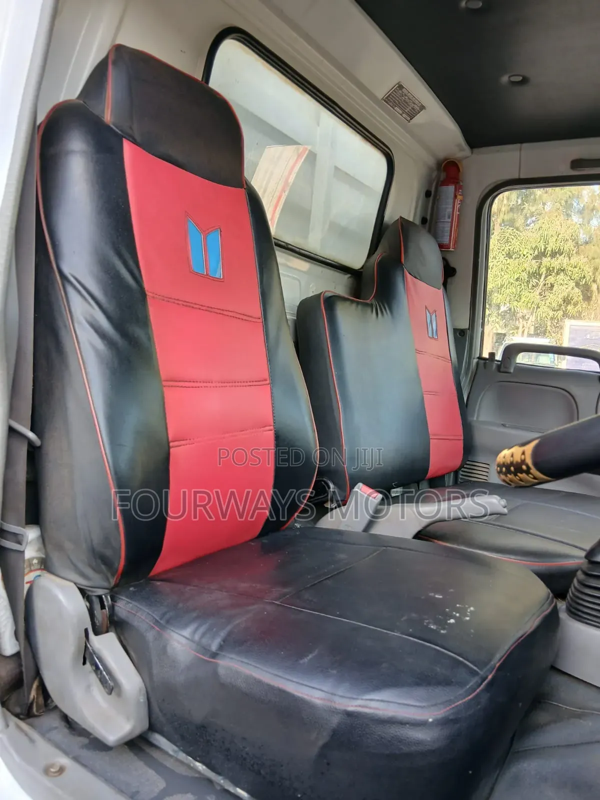 Isuzu NKR 2015