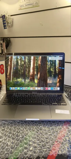 Laptop Apple MacBook Pro 2020 M1 8GB Apple M1 Pro SSD 512GB