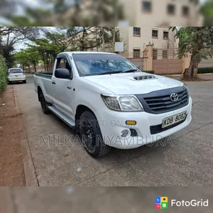 Toyota Hilux 2014 White