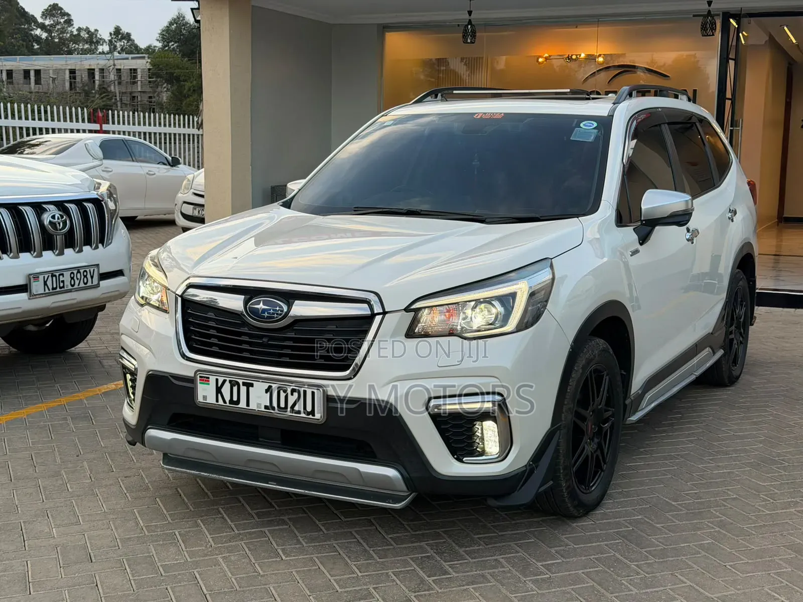 Subaru Forester 2.0XT Touring AWD 2018 White