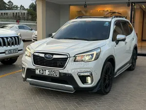 Subaru Forester 2.0XT Touring AWD 2018 White