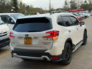 Subaru Forester 2.0XT Touring AWD 2018 White