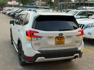 Subaru Forester 2.0XT Touring AWD 2018 White