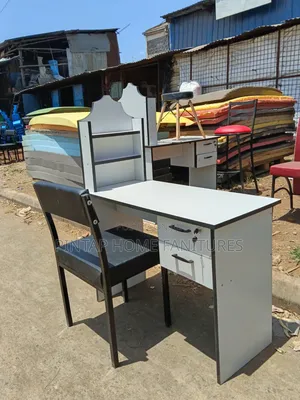 Manicure Table