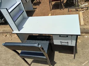 Manicure Table