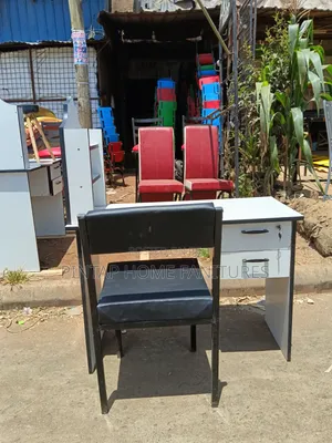 Manicure Table