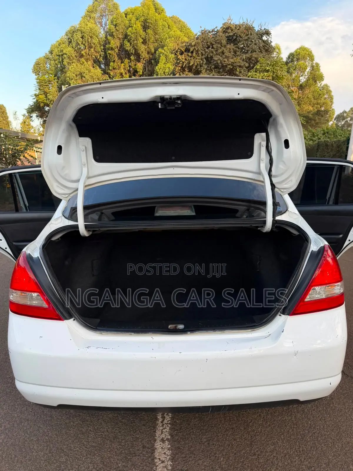 Nissan Tiida 2012 White