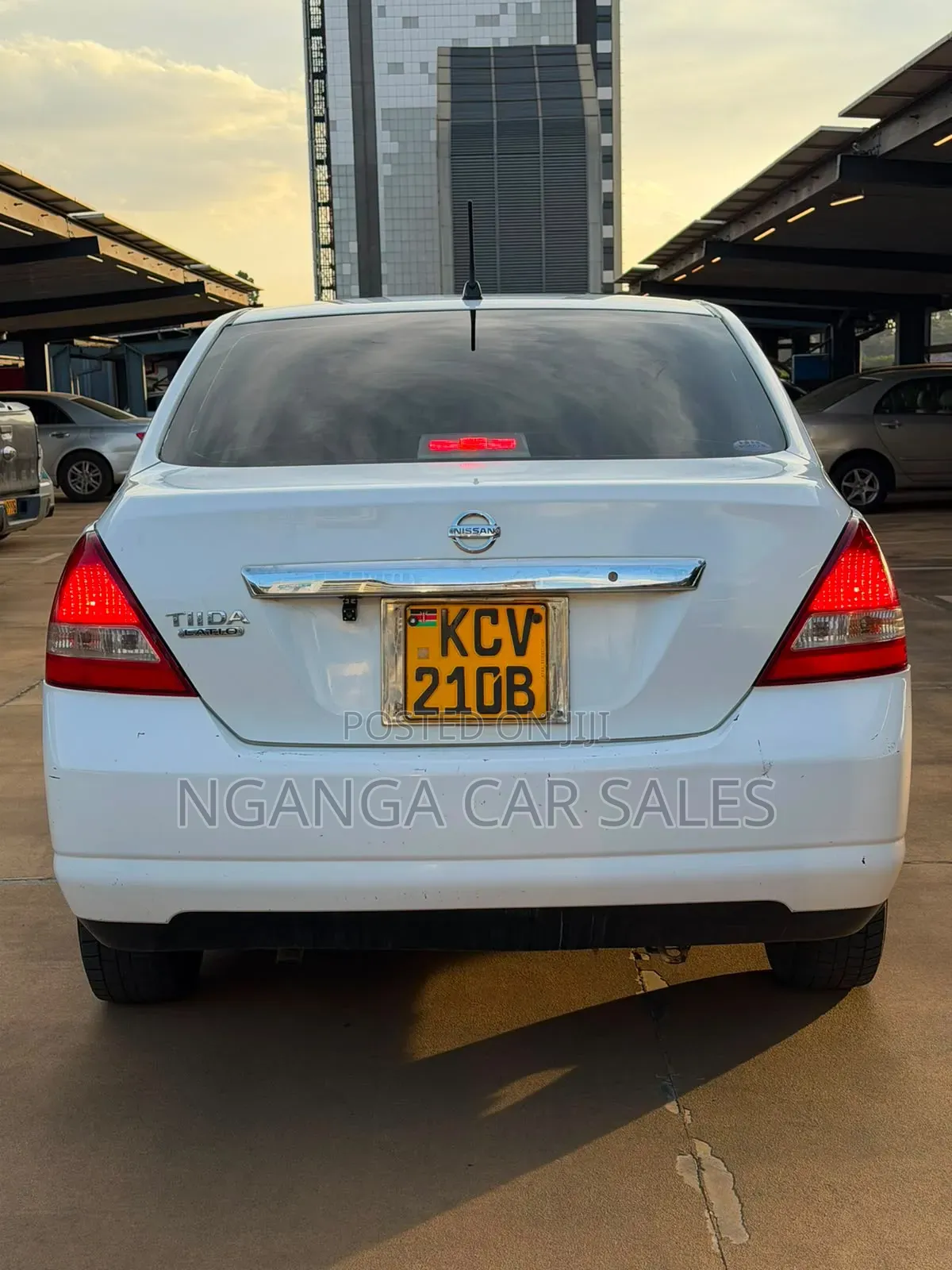 Nissan Tiida 2012 White