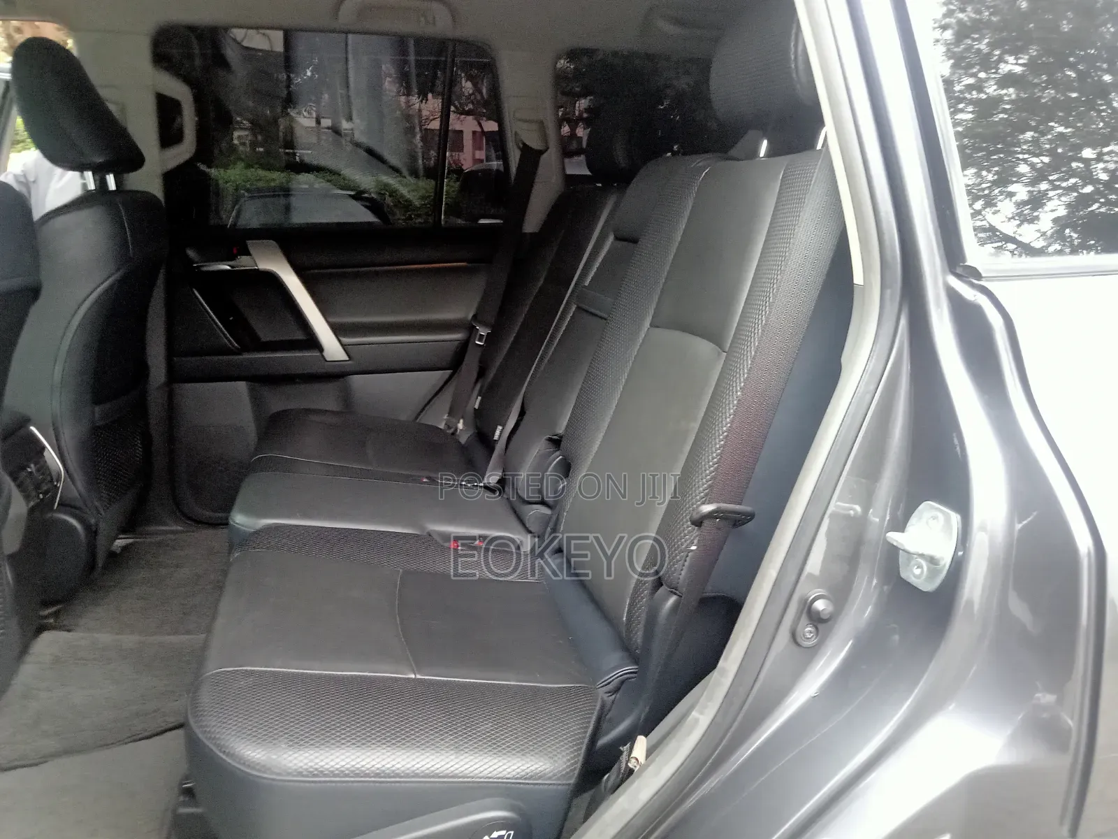Toyota Land Cruiser Prado 2.7 i 2012 Gray