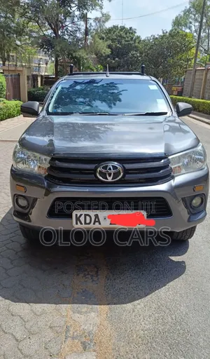 Toyota Hilux 2020 Silver