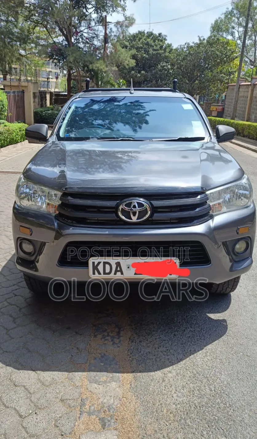 Toyota Hilux 2020 Silver