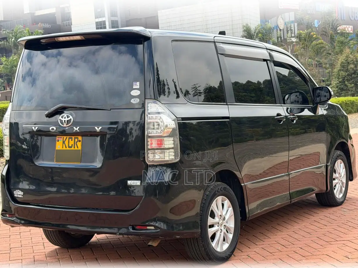 Toyota Voxy 2011 Black