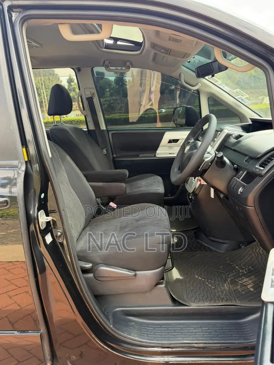 Toyota Voxy 2011 Black