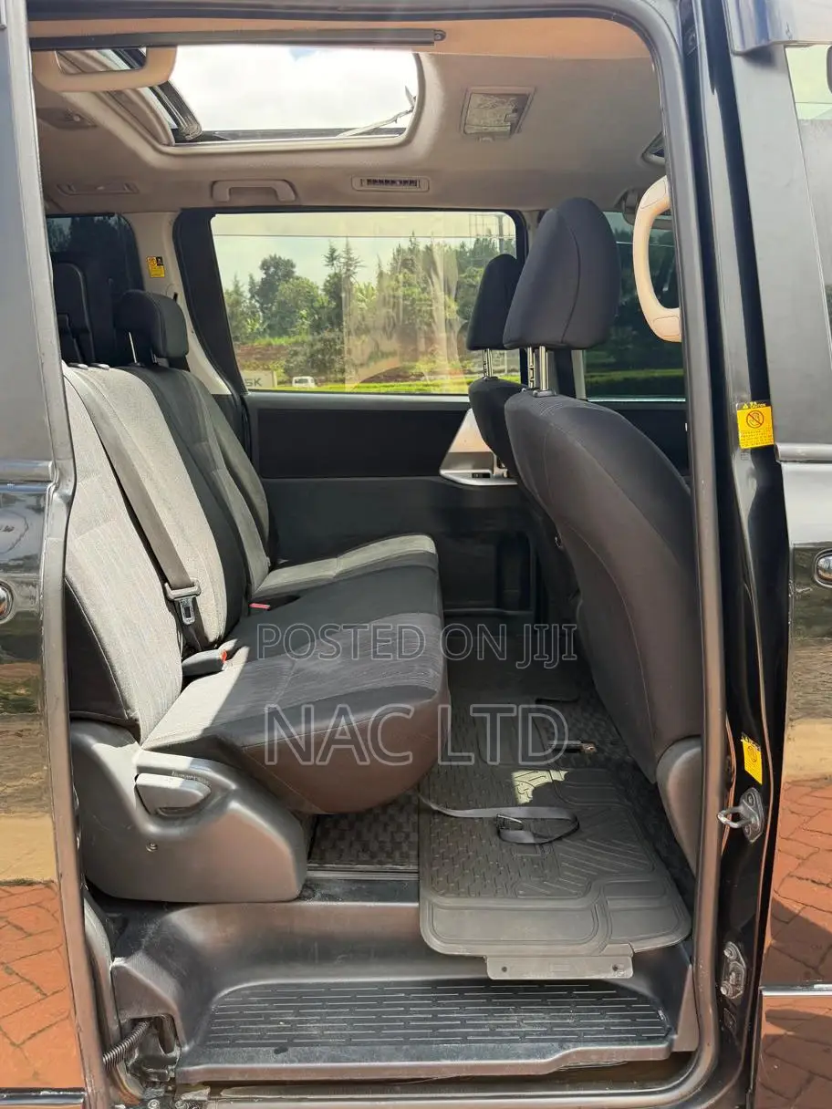 Toyota Voxy 2011 Black