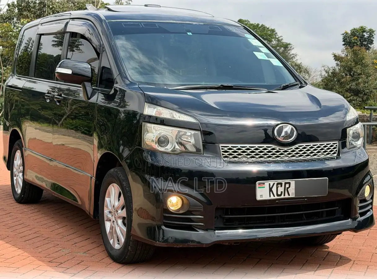 Toyota Voxy 2011 Black