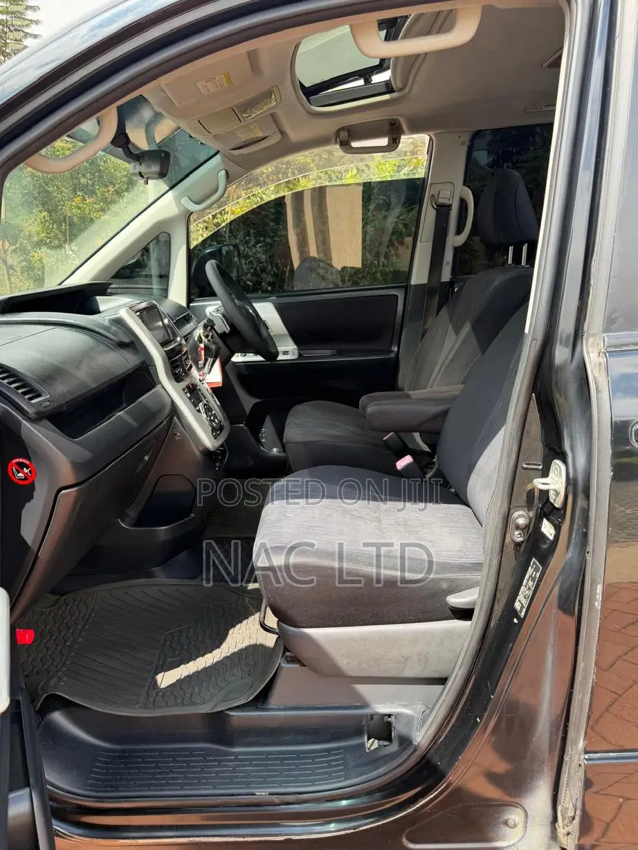 Toyota Voxy 2011 Black