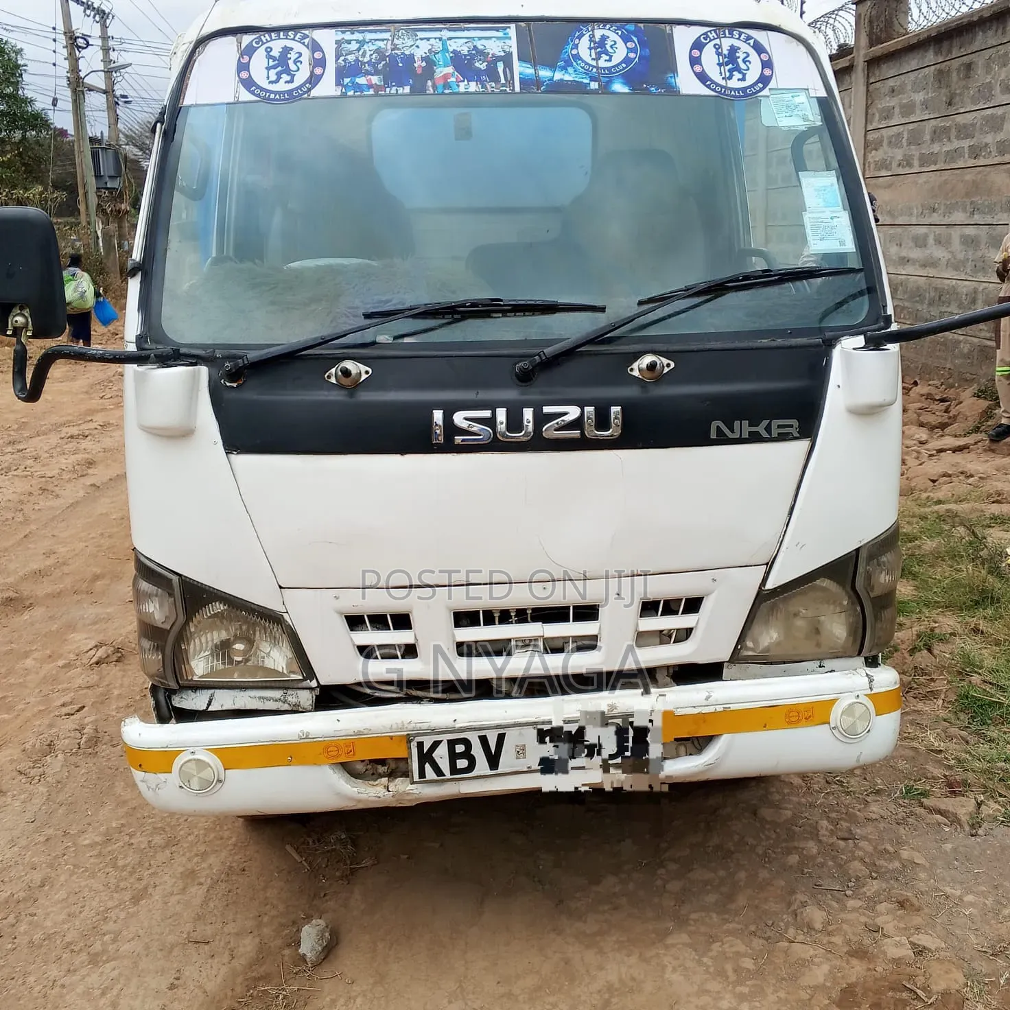 Isuzu NKR 2016 White