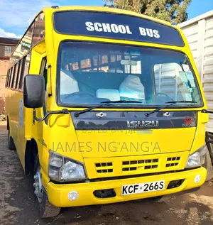 Isuzu NQR 2015 Yellow