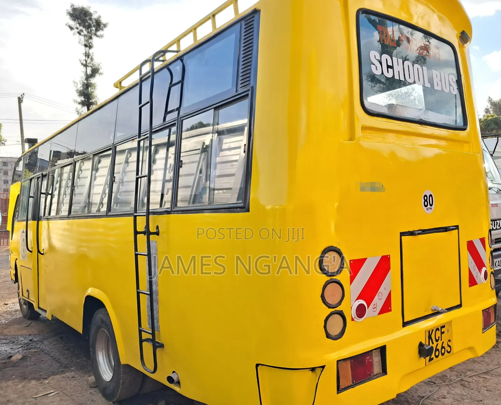 Isuzu NQR 2015 Yellow