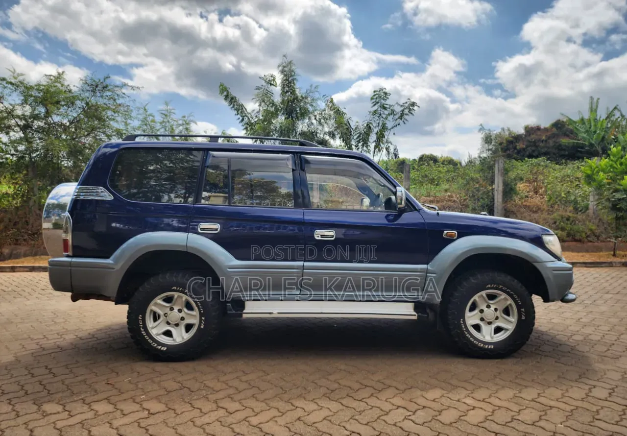 Toyota Land Cruiser Prado 2000 Blue