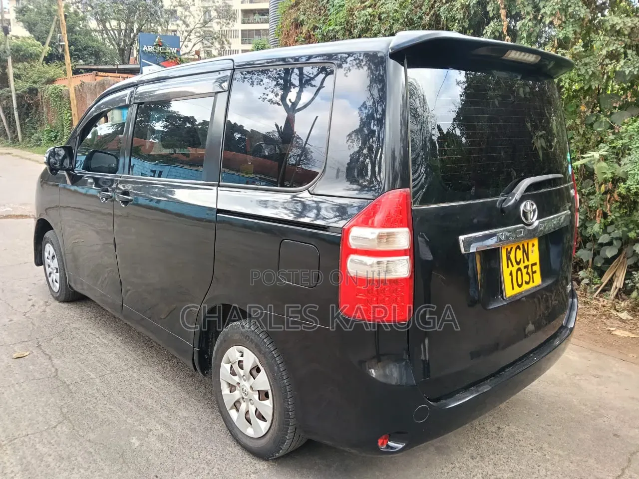 Toyota Noah 2010 Black