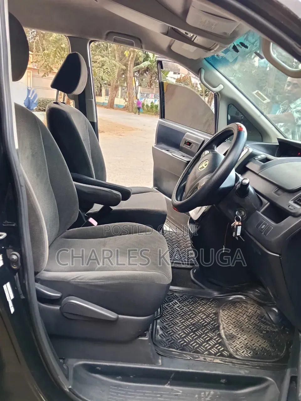 Toyota Noah 2010 Black