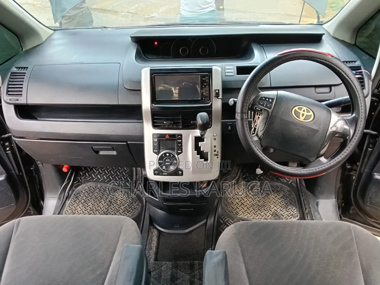 Toyota Noah 2010 Black