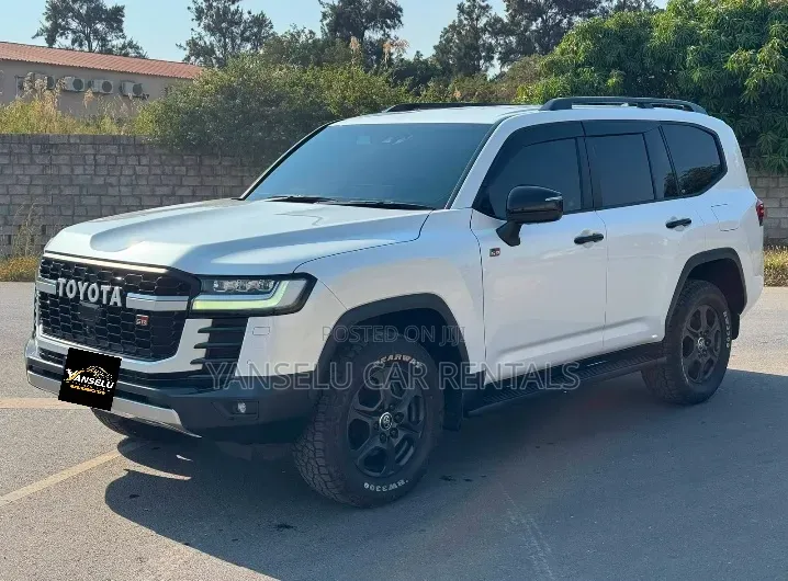 Landcruiser LC300 for Hire(Chauffeured)