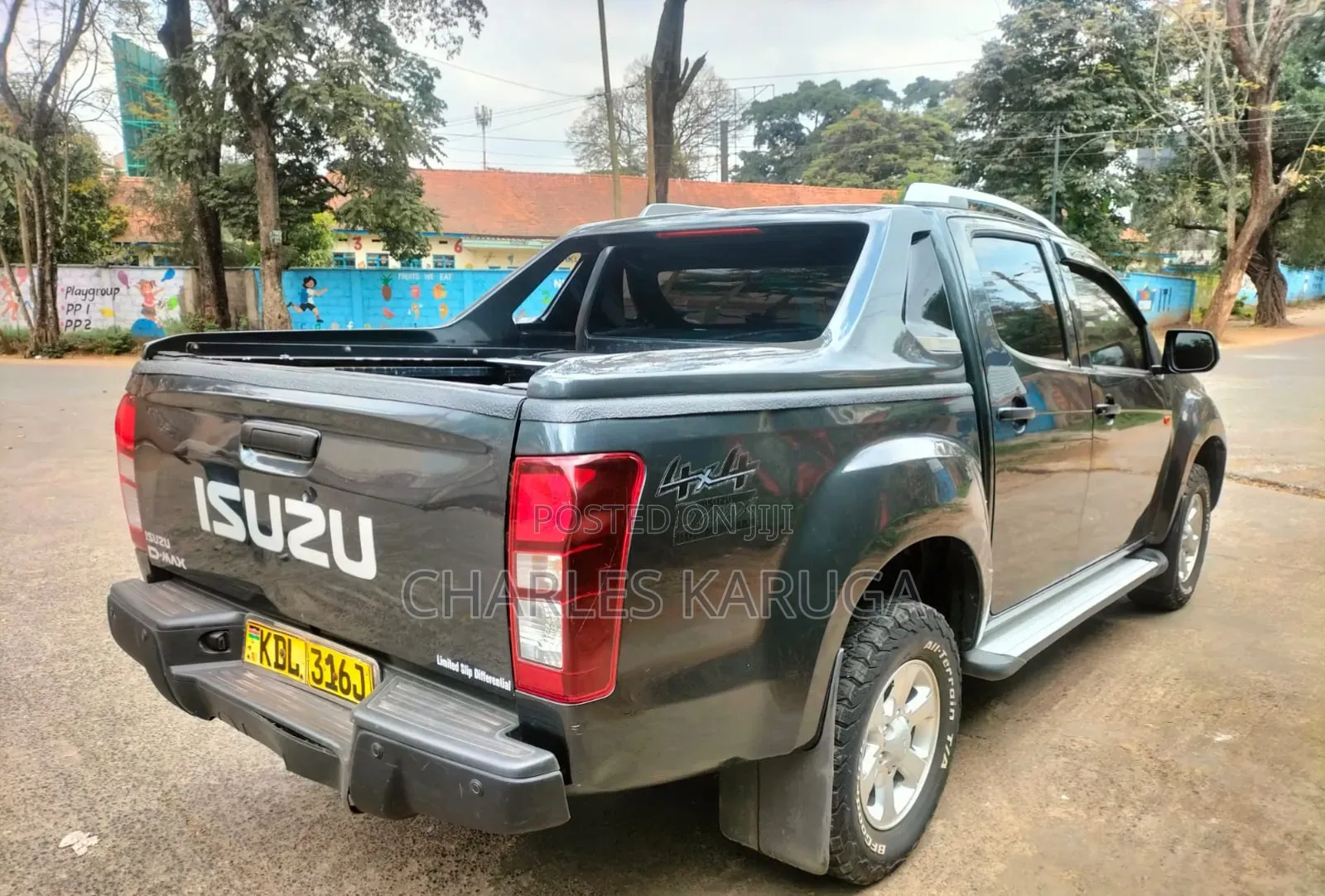 Isuzu D-MAX 2023 Gray