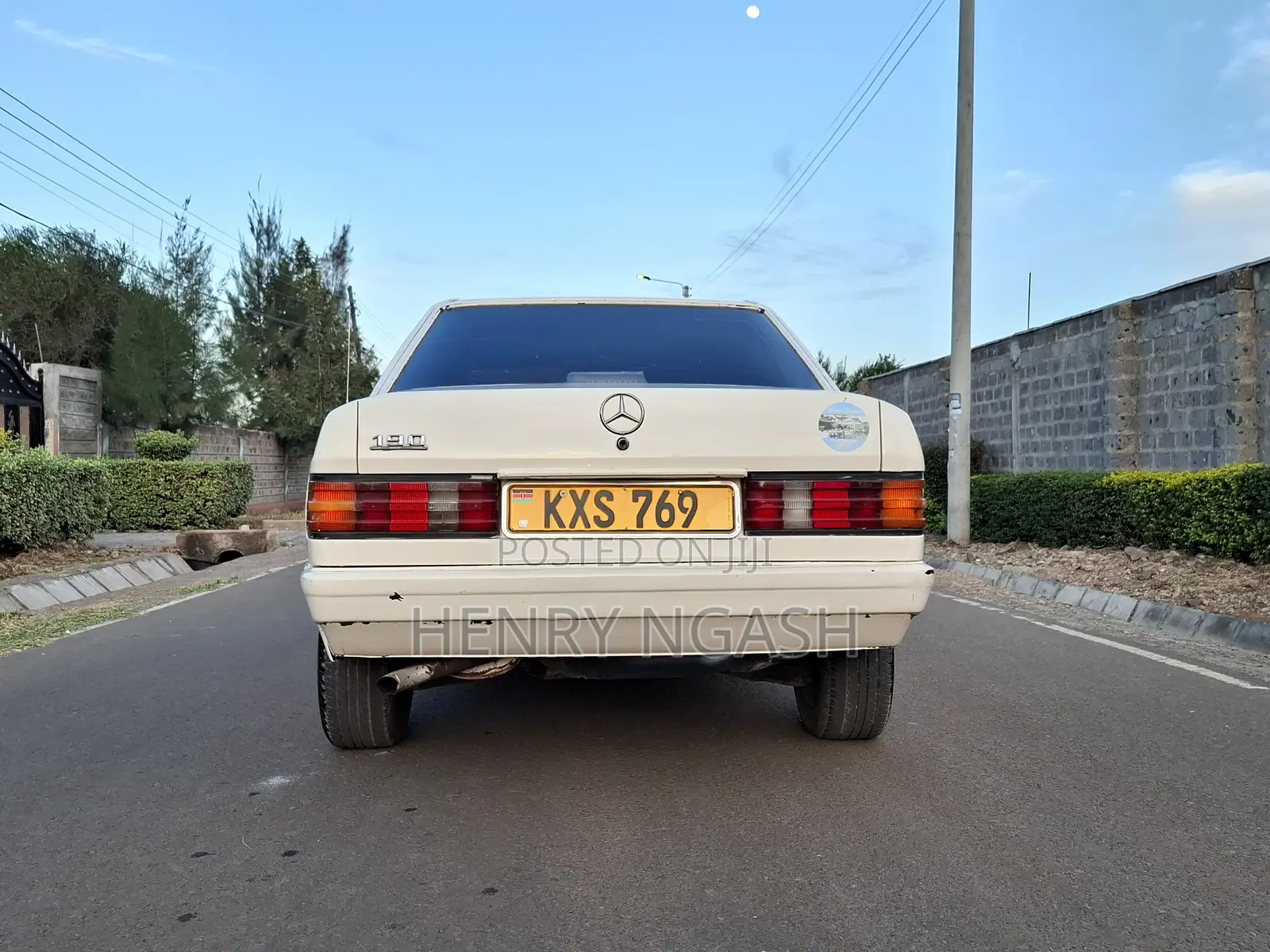 Mercedes-Benz W124 1985 Beige