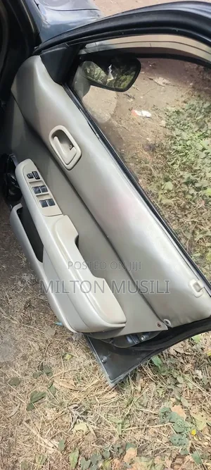 Toyota Corolla 2000 Black