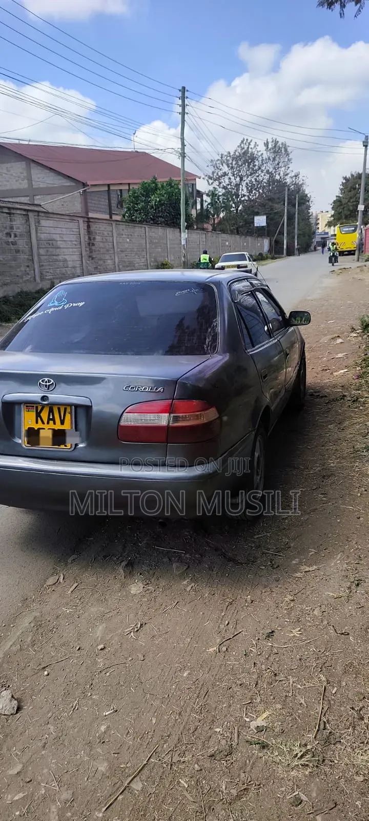 Toyota Corolla 2000 Black