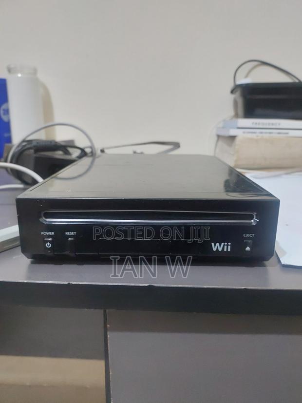 Black Nintendo Wii Without Remotes - thumbnail 2