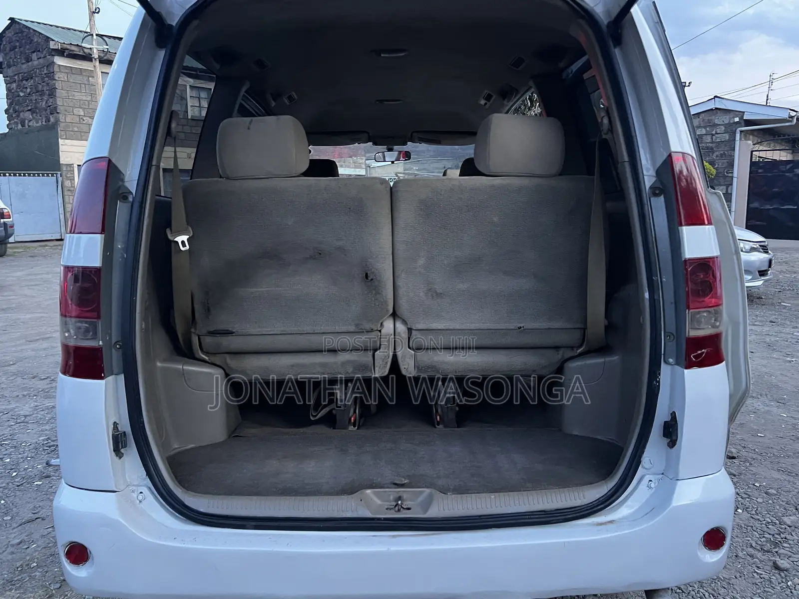 Toyota Noah 2.0 FWD (8 Seater) 2006 White