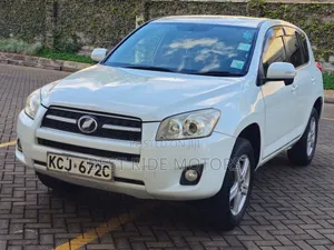 Toyota RAV4 2009 White