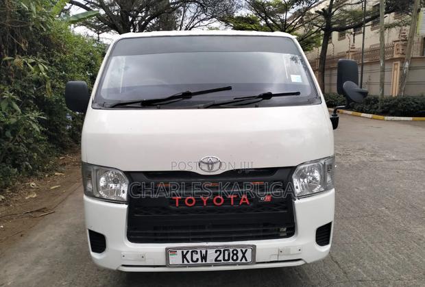 Toyota HiAce 2012 White - main view