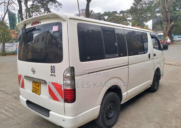 Toyota HiAce 2012 White - thumbnail 2