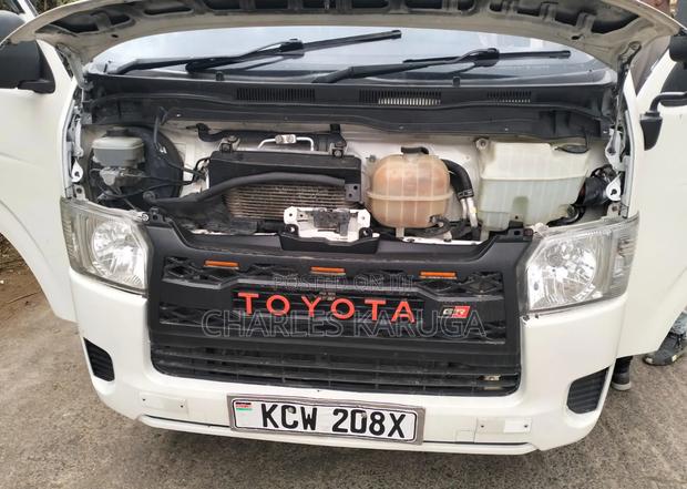 Toyota HiAce 2012 White - thumbnail 6