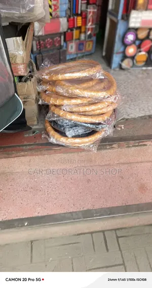 Wood Grain Glossy Brown Pattern With Antislip Texture
