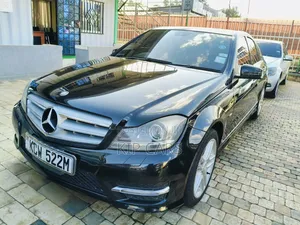Mercedes-Benz C200 2012 Black