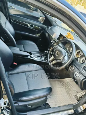 Mercedes-Benz C200 2012 Black