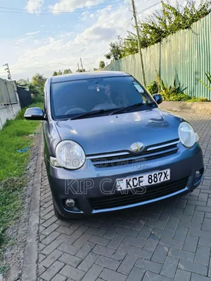 Toyota Sienta 1.5 FWD 2009 Gray