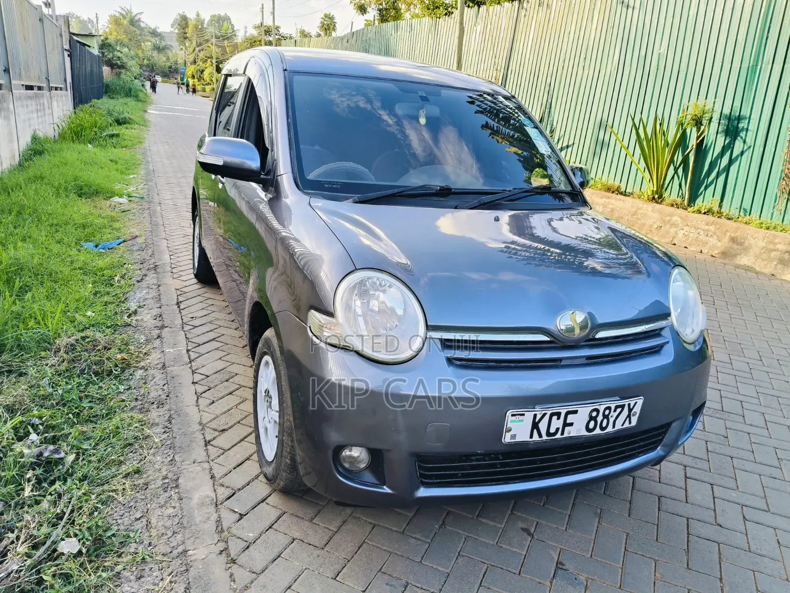 Toyota Sienta 1.5 FWD 2009 Gray