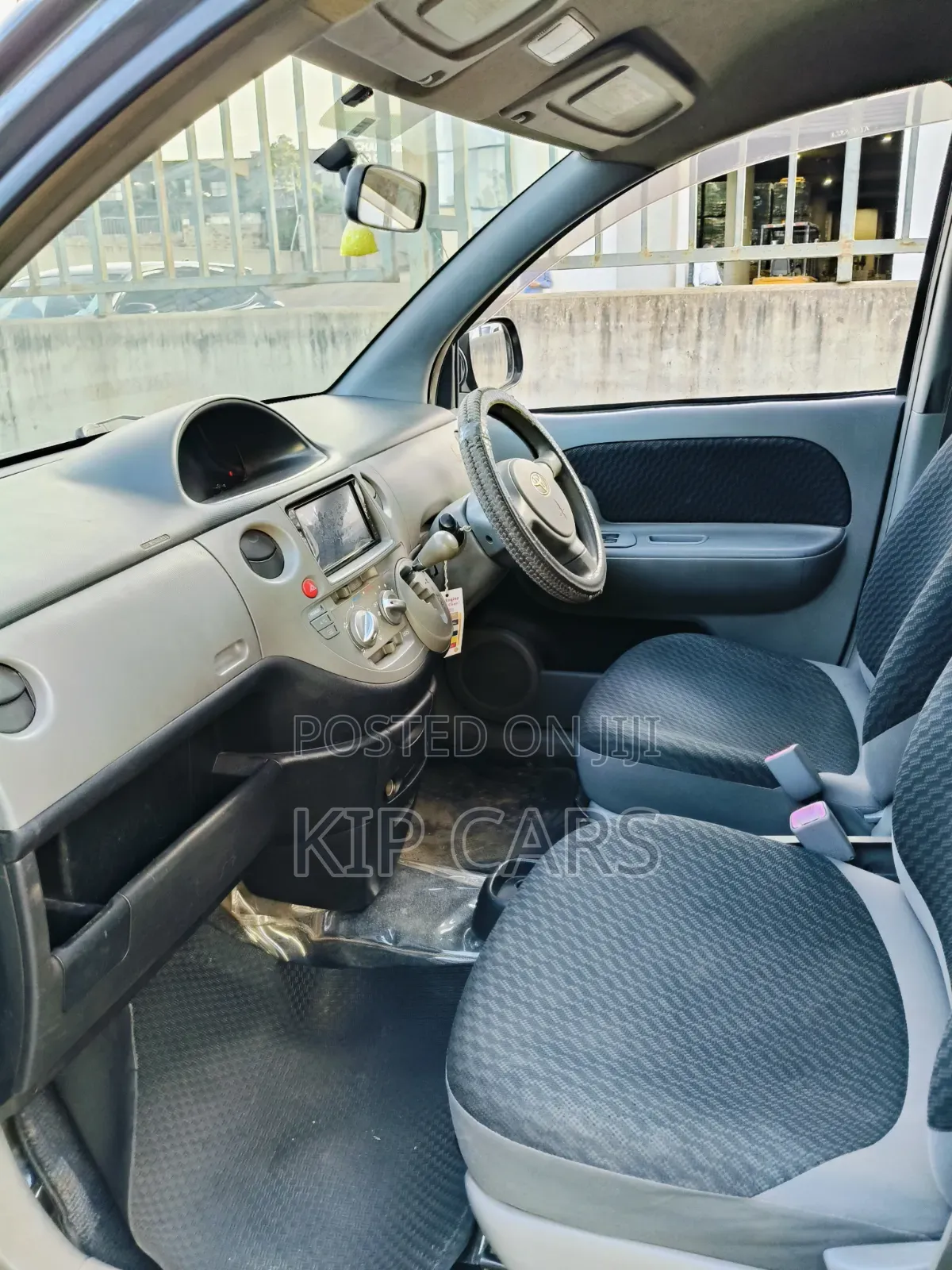 Toyota Sienta 1.5 FWD 2009 Gray