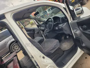 Nissan NV1500 2012 White