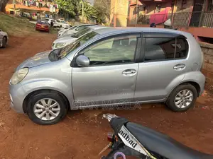 Toyota Passo 2015 Silver