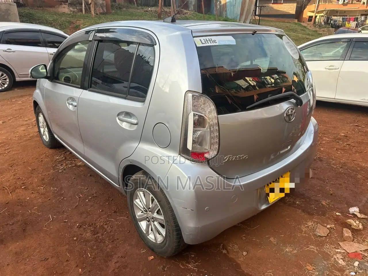 Toyota Passo 2015 Silver