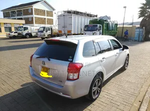 Toyota Corolla Fielder 1.5 Hybrid FWD 2014 Silver